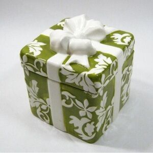 6x6 inch Holiday Christmas Cookie Jar Kitchen Canister Storage Container